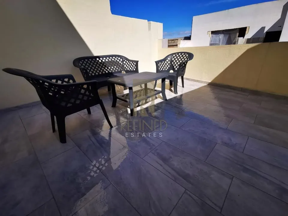Bright 2 Bedroom Penthouse in Dingli
