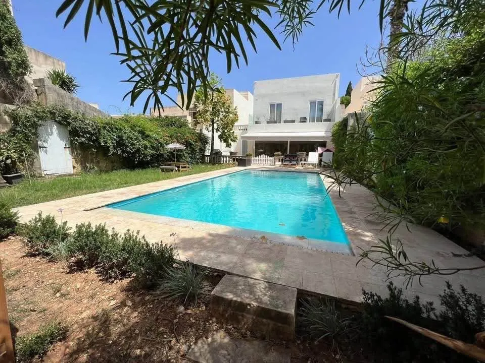 STUNNING VILLA TO LET