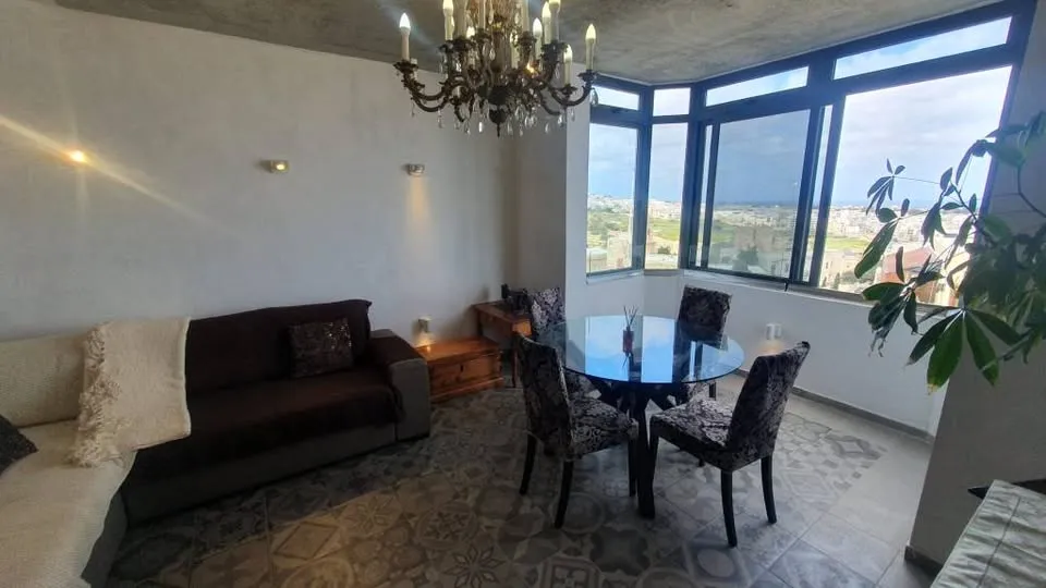 MODERN 2-BEDROOM APARTMENT WITH SEA VIEW – SAN GWANN