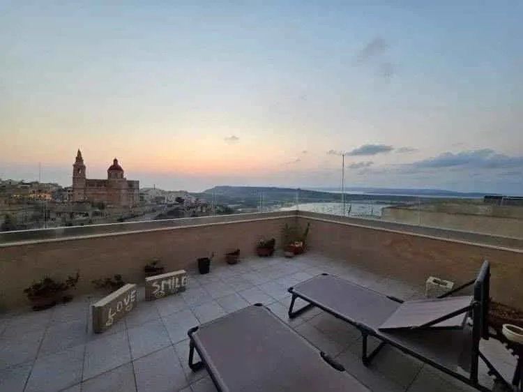 Modern 2 Bedroom Penthouse in Mellieħa