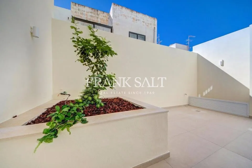 2 Bedroom Apartment in Pembroke