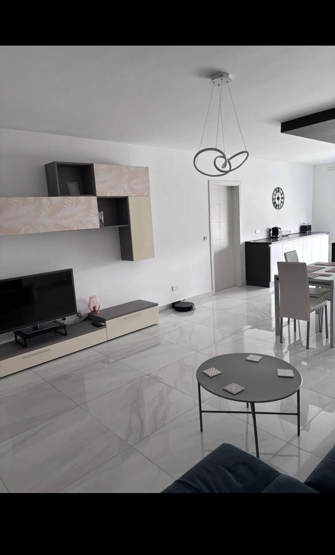 Mosta - Modern 2 Bedroom Apartment - 2 Bathrooms - Air Conditioning - Front Balcony - Open Plan - Tumble Dryer - Lift - €1,600 Monthly