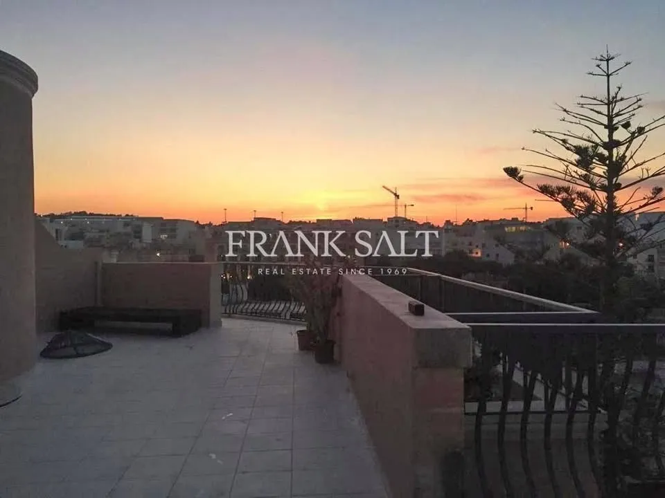 Mosta 1-bedroom PENTHOUSE