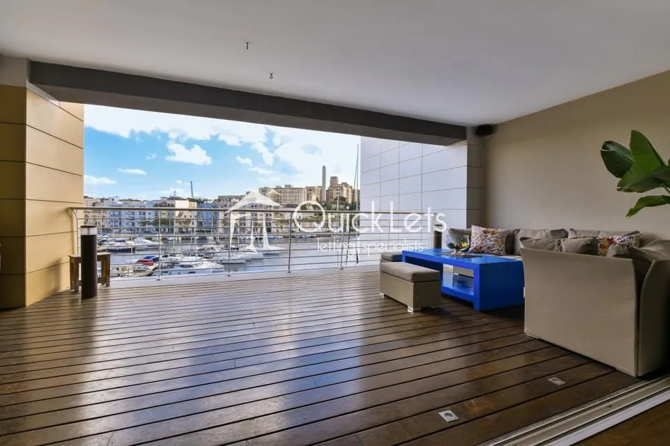 TA XBIEX SEA FRONT ULTRA MODERN APARTMENT