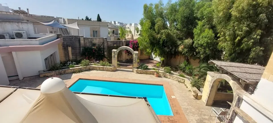 MODERN VILLA SAN GWAN , ST JULIANS BORDER