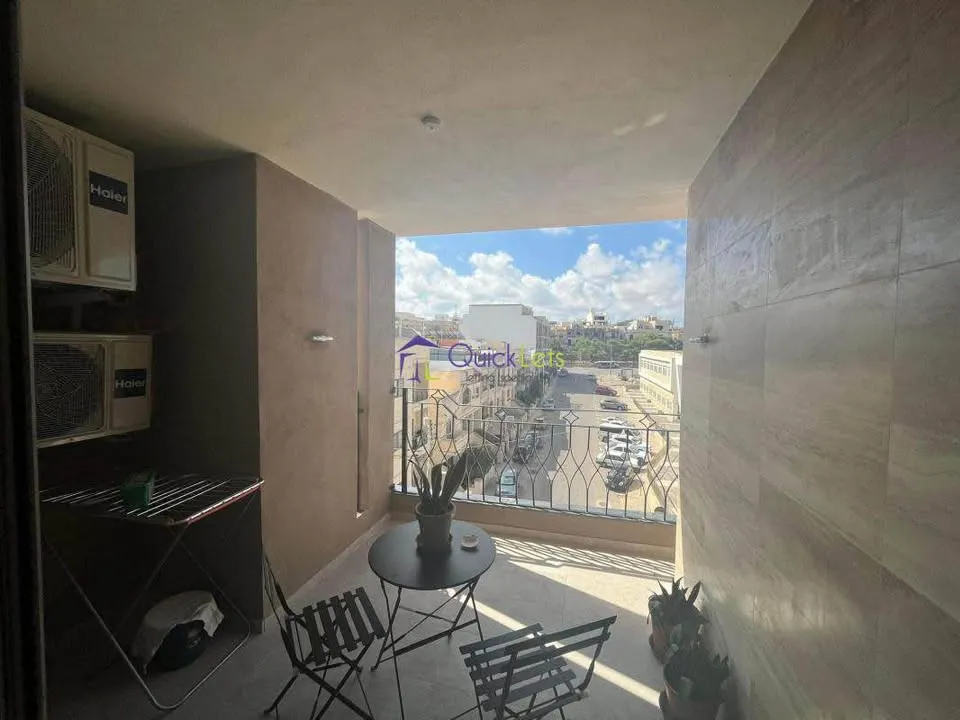 3 bedroom apartment in PEMBROKE