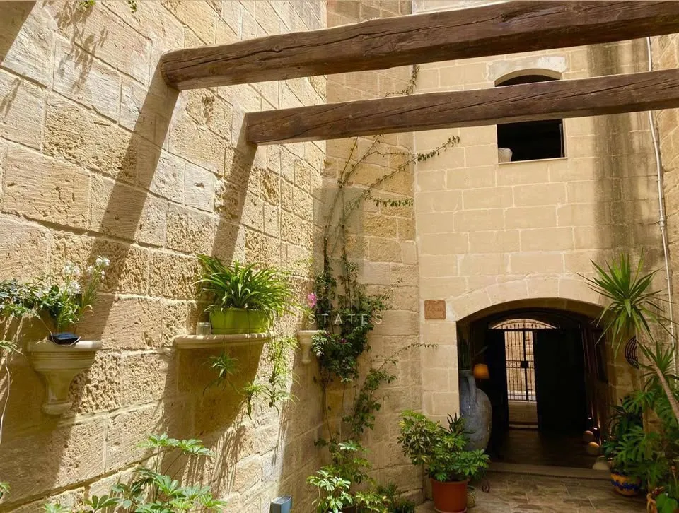 Fully Equipped 3 Bedroom House in Tarxien