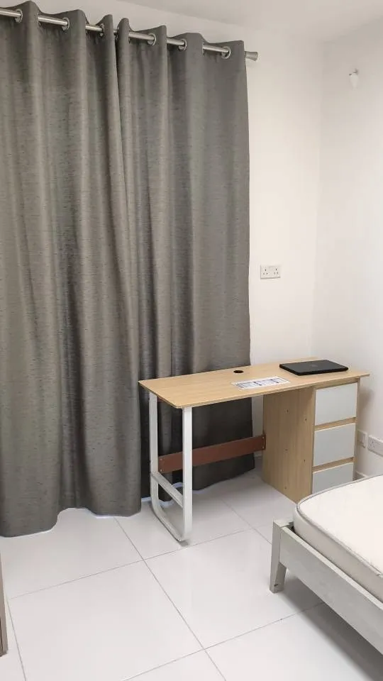 Private room in 3 bedroom apartment in Attard