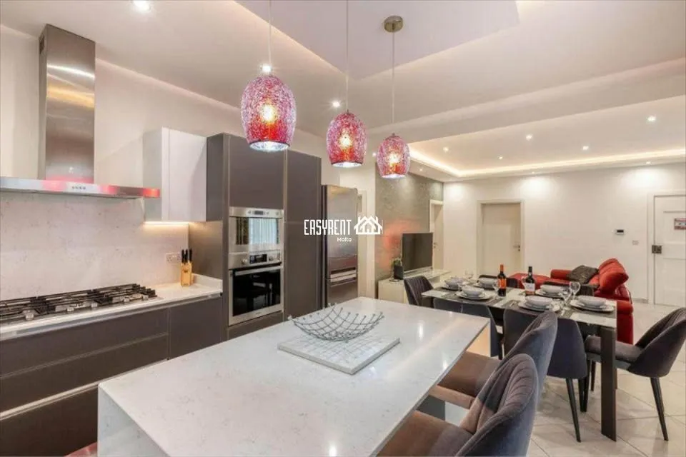 Gżira | 3-Bedroom Apartment for Rent