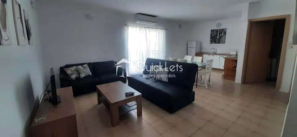 Spacious, bright, and fully furnished apartment in Swieqi
