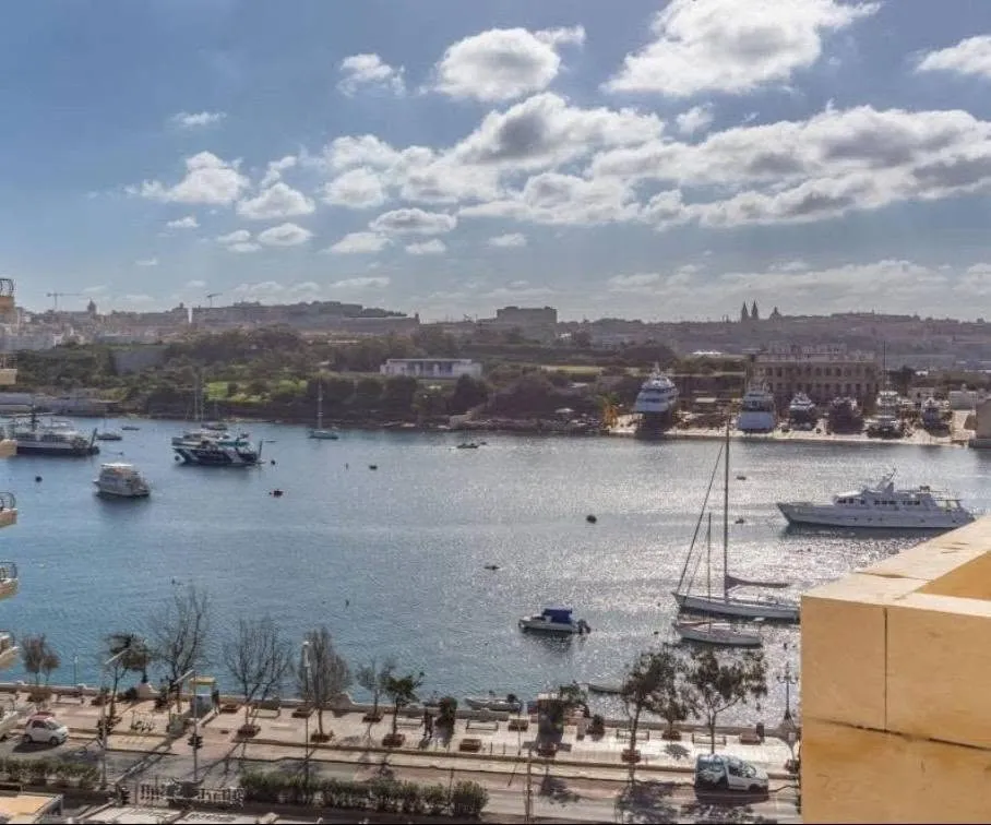 Modern Penthouse in Sliema