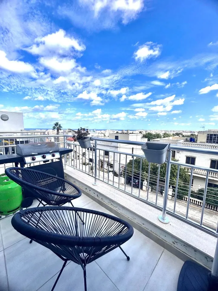 San Gwann Modern Apartment : High End