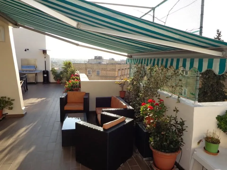 Penthouse - Ta Xbiex - 2 bedroom - € 1,900