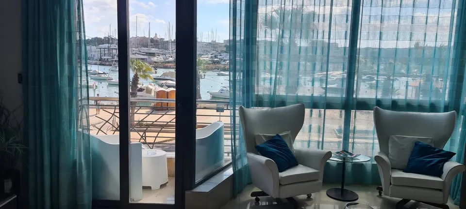GZIRA SEA FRONT APARTMENT PET FRIENDLY