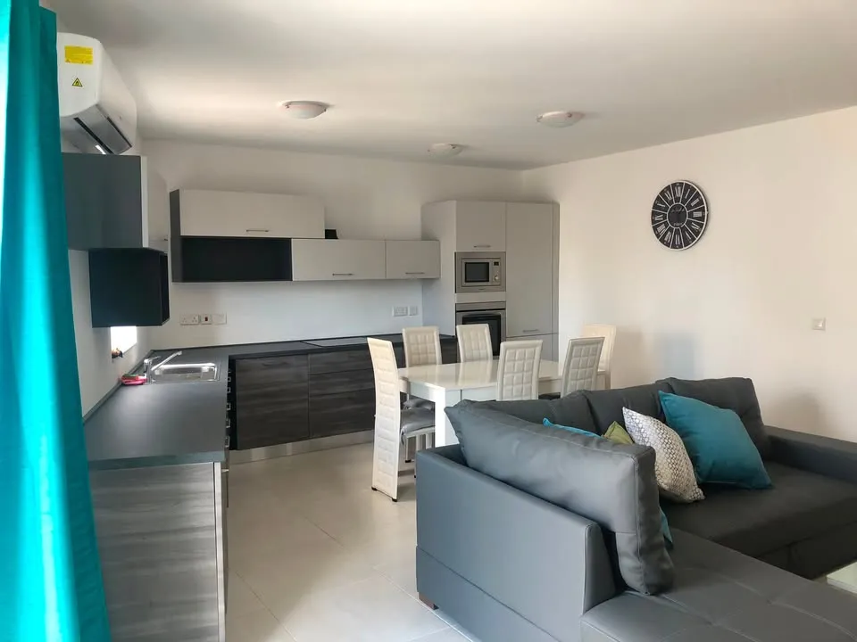 3 Bedrooms in Gzira - €1,900
