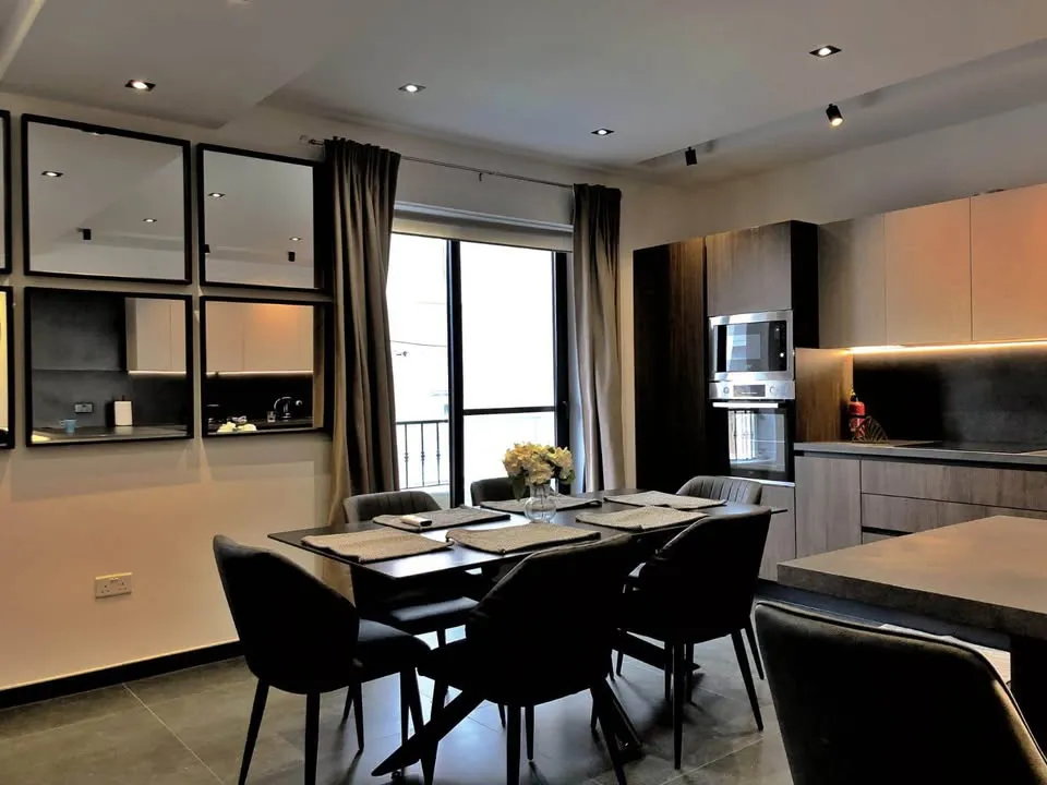 Available end of September Santa Venera - Highly Finished 3 Bedroom Apartment - 2 Bathrooms - Fully Air Conditioned - Front Balcony - Open Plan - Dishwasher - Tumble Dryer - Lift