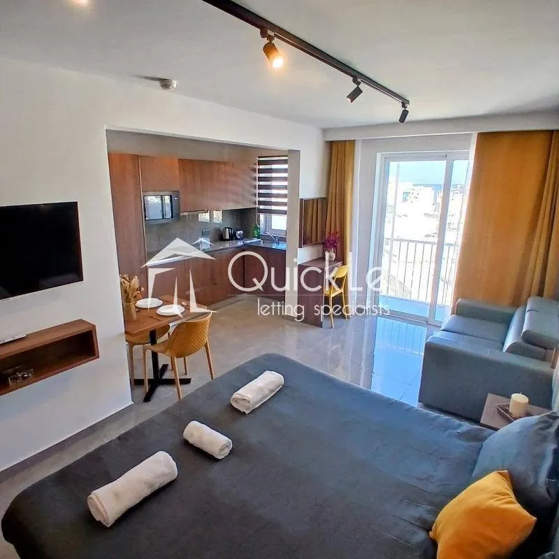Gżira – Studio Apartment