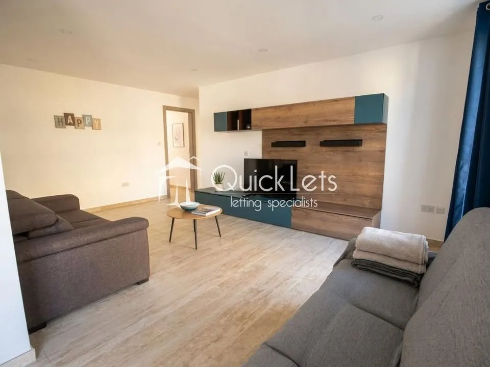 Three-bedroom property in Balluta Bay