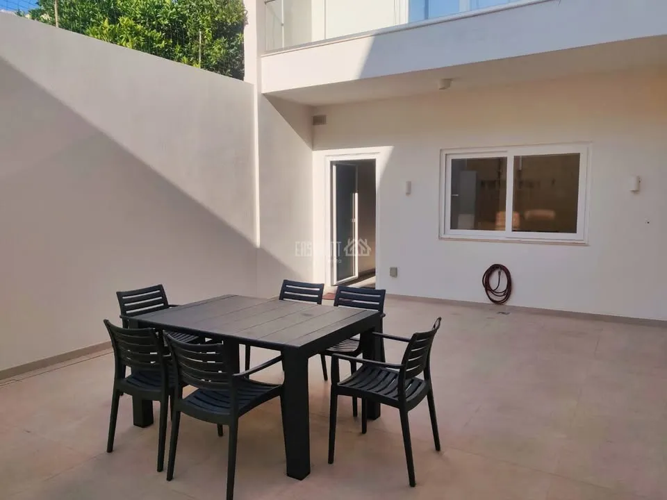 2 Bedroom Maisonette for Rent in Zebbug