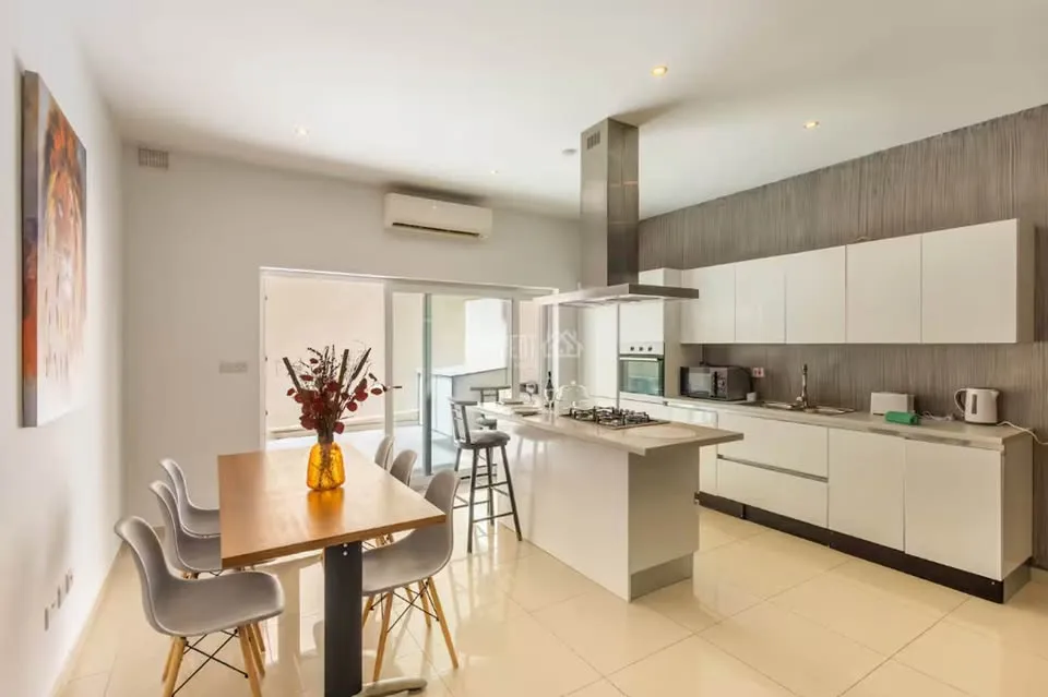 Spacious 3-Bedroom Apartment in St Julian's