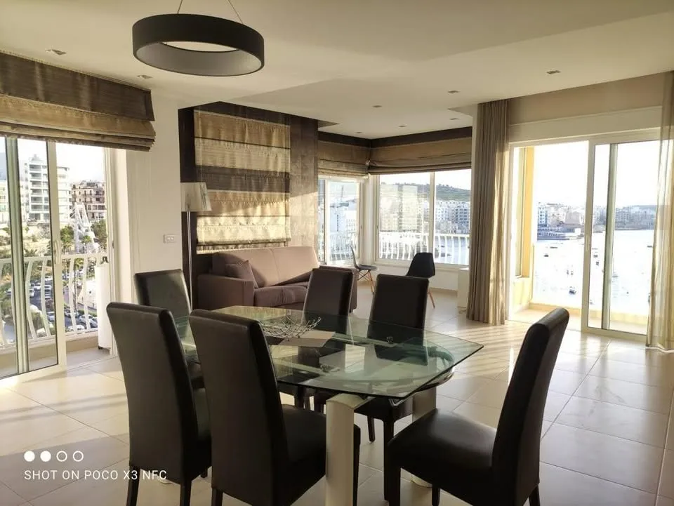 St. Paul's Bay - Seafront 3 Bedroom Apartment