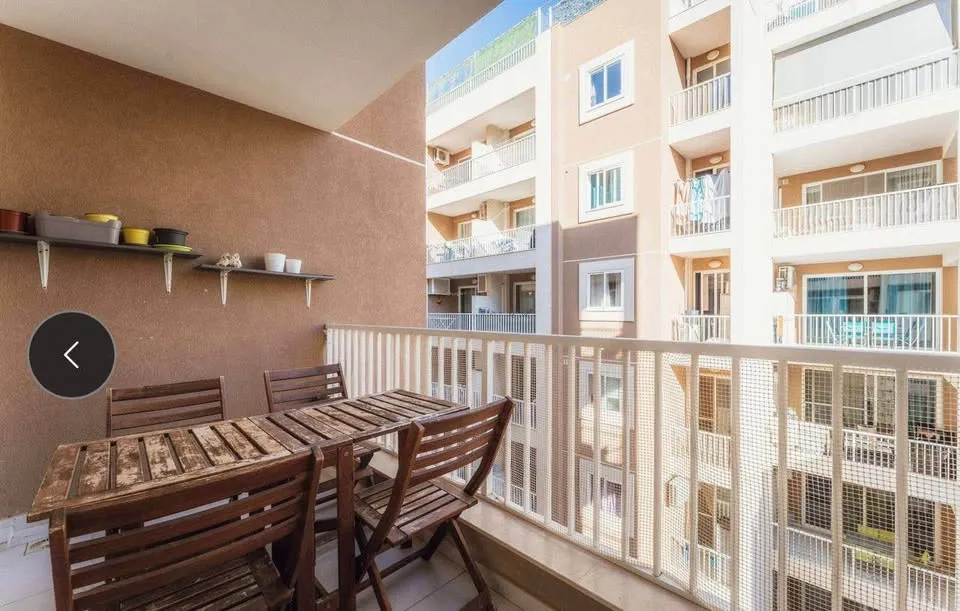Modern & Bright Apartment in Swieqi