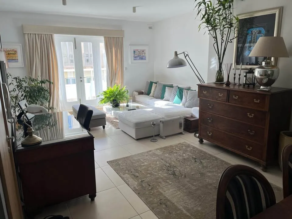 Sliema Modern & Bright Apartment 50mt from the Sea