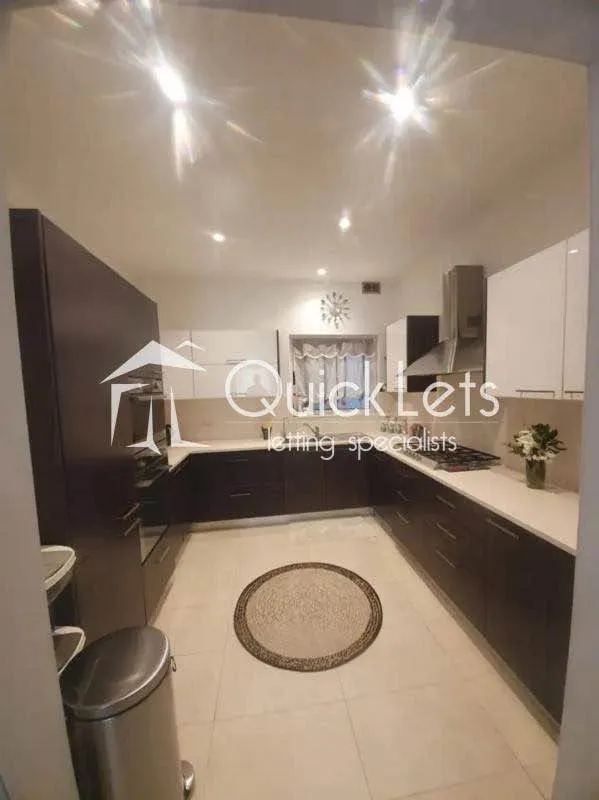 Modern 2 bedrooms & 2 bathrooms property in San Pawl il-Baħar