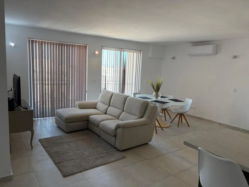 SWIEQI / 3-bedroom apartment (prime location)