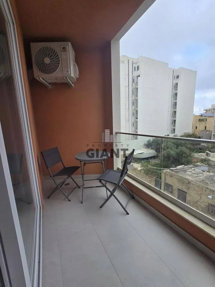 1 Bedroom Apartment in Qawra with Balcony