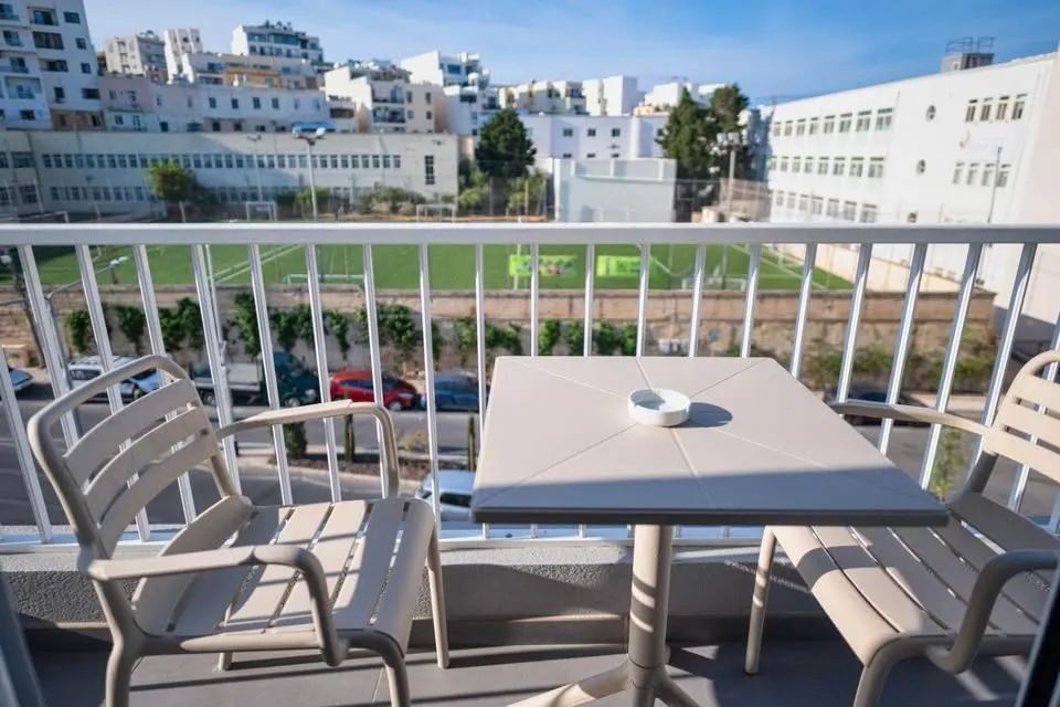 Gżira — 2 Double Bedrooms + Office Apartment