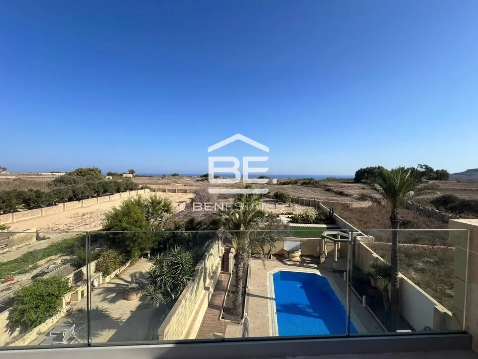 Modern Furnished Penthouse in Gharb