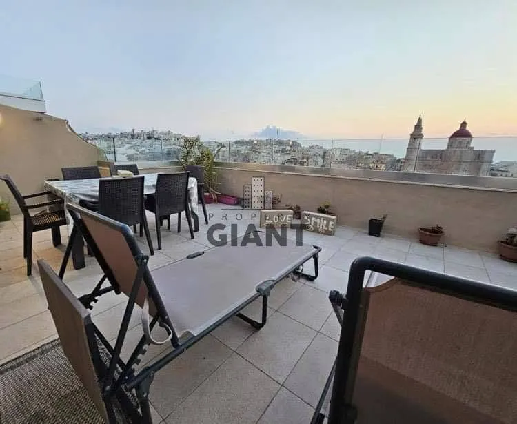 Modern Penthouse in Mellieħa