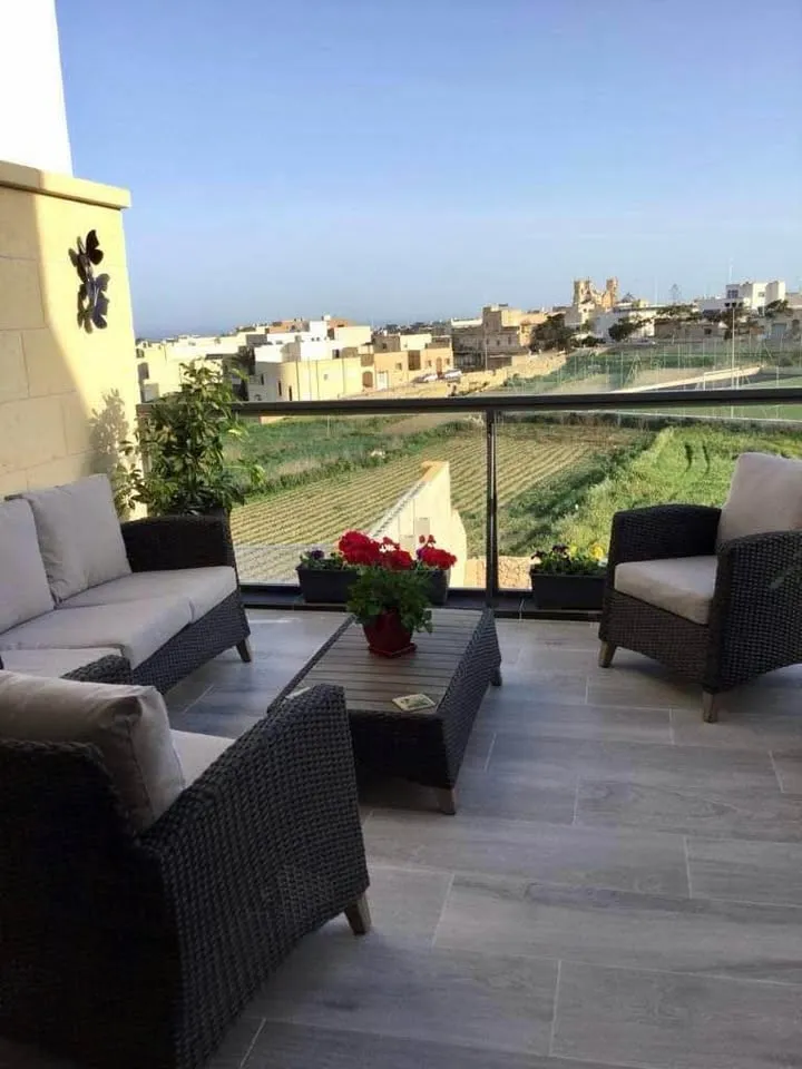 Modern 3-bedroom apartment in San Lawrenz