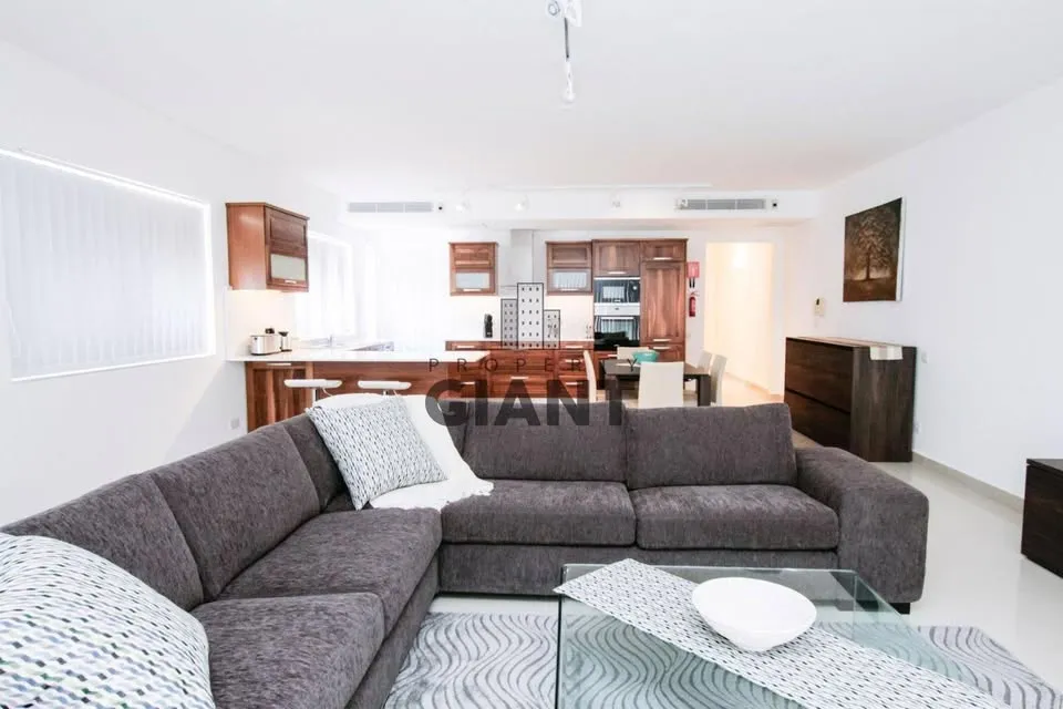 Two-bedroom semi-detached maisonette in Swieqi
