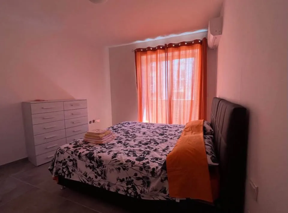 1 en-suite bedroom in shared apartment