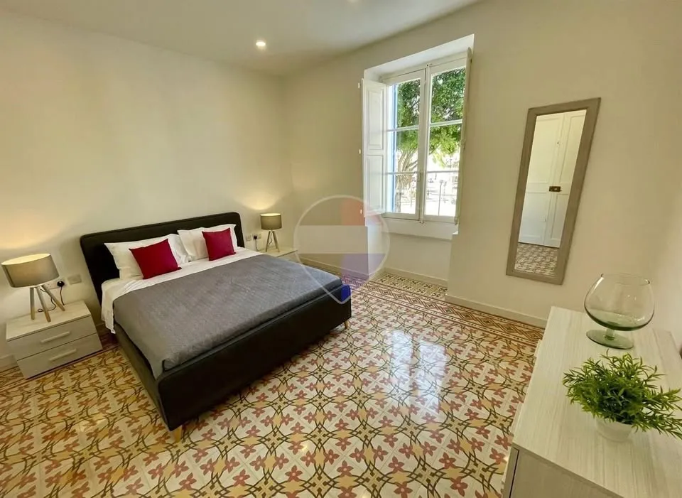 Seafront 3-Bed Townhouse in Kalkara
