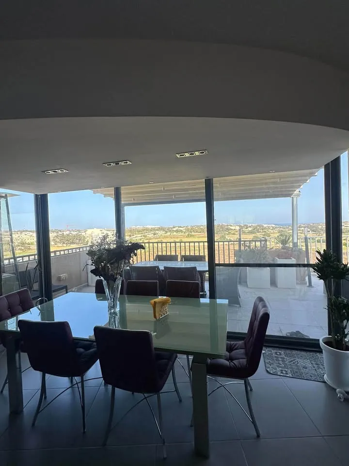 Modern and spacious 3 bedroom 2 bathroom penthouse for rent in Żabbar