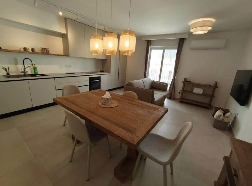 Gzira modern 2 bedroom apartment for long let