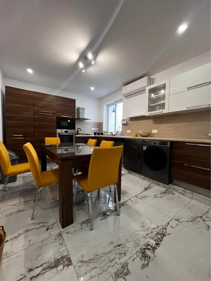 Large Apartment in Gzira, 2 Rooms Available