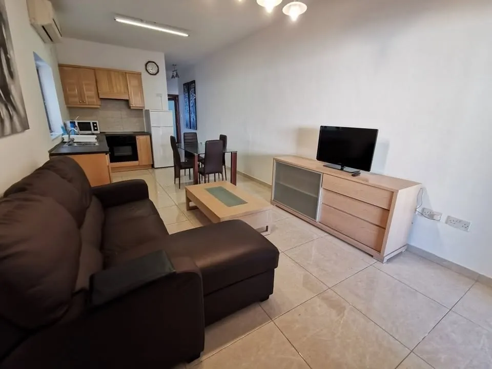 Modern 2 double bedroom apartment in San Ġiljan