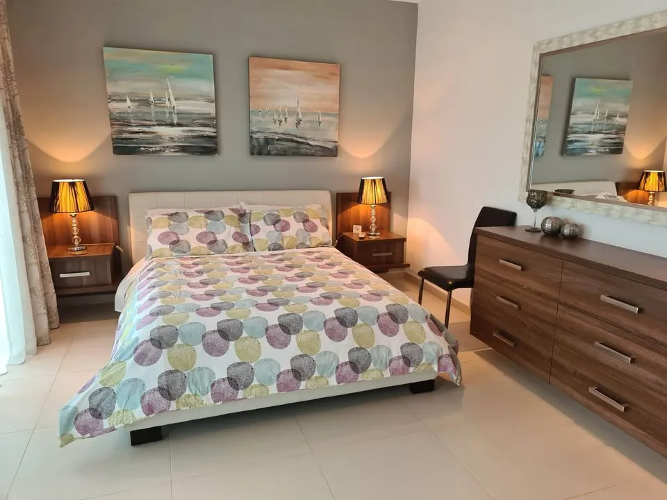 NICELY FINISHED 2 BED 2 BATH PENTHOUSE
