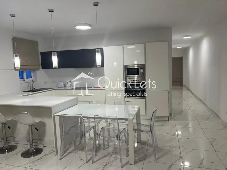 3 Bedroom Apartment in Mosta