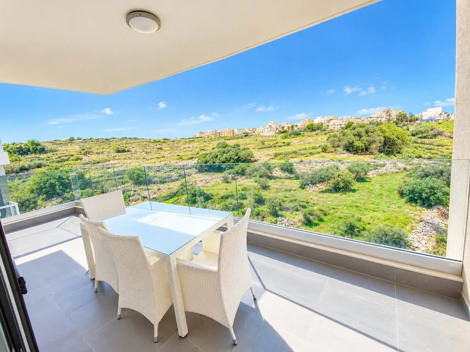 Spacious 3 Bedroom Apartment in Mgarr with ODZ Views