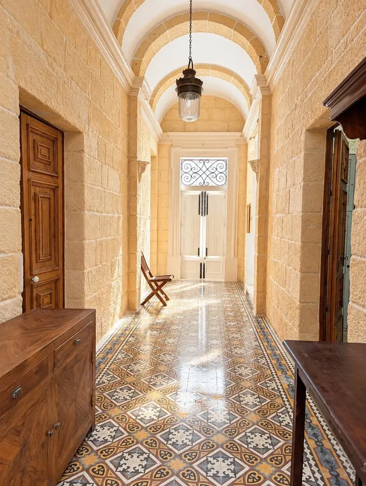 Charming 2 bedroom 2 bathroom Townhouse with roof terrace and backyard