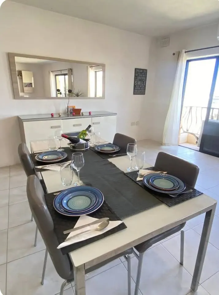 Private room in central St Julian’s