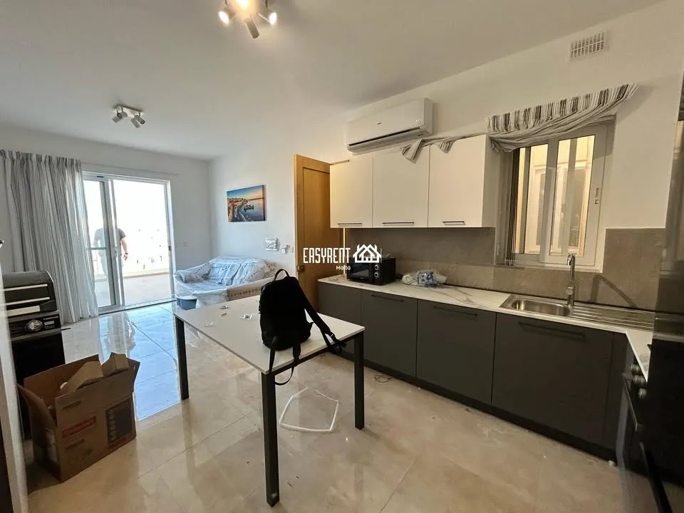 4th-floor 3-bedroom penthouse in Zurrieq