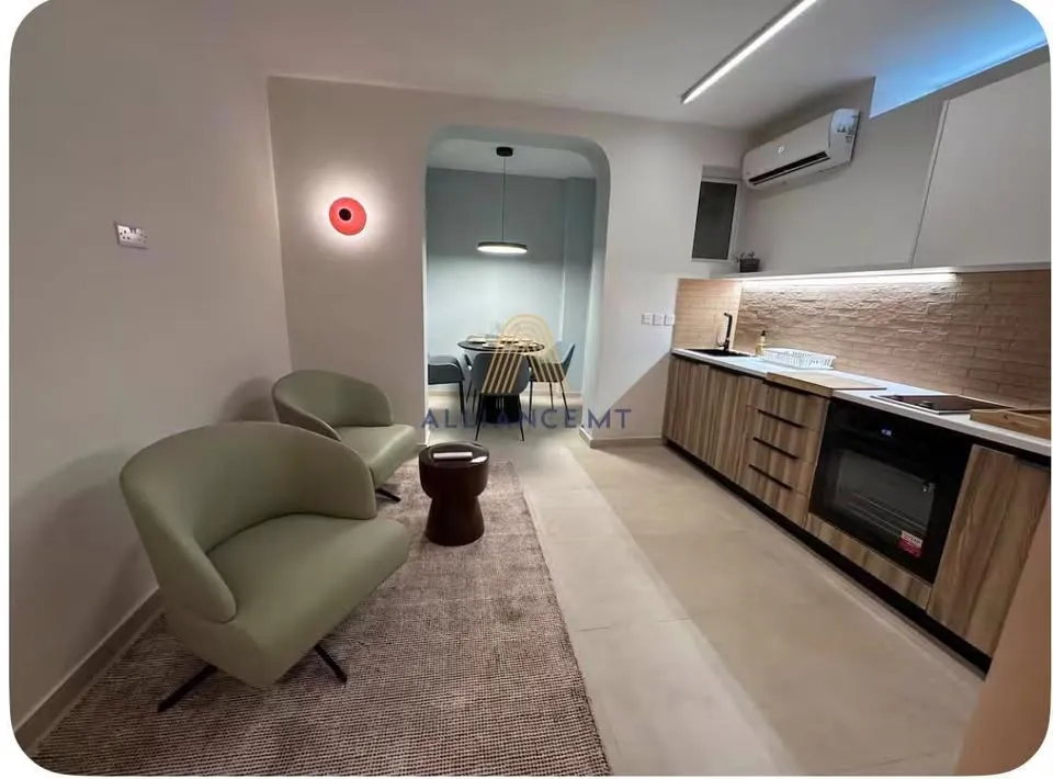 HIGH END 1-Bedroom Maisonette in Pembroke!