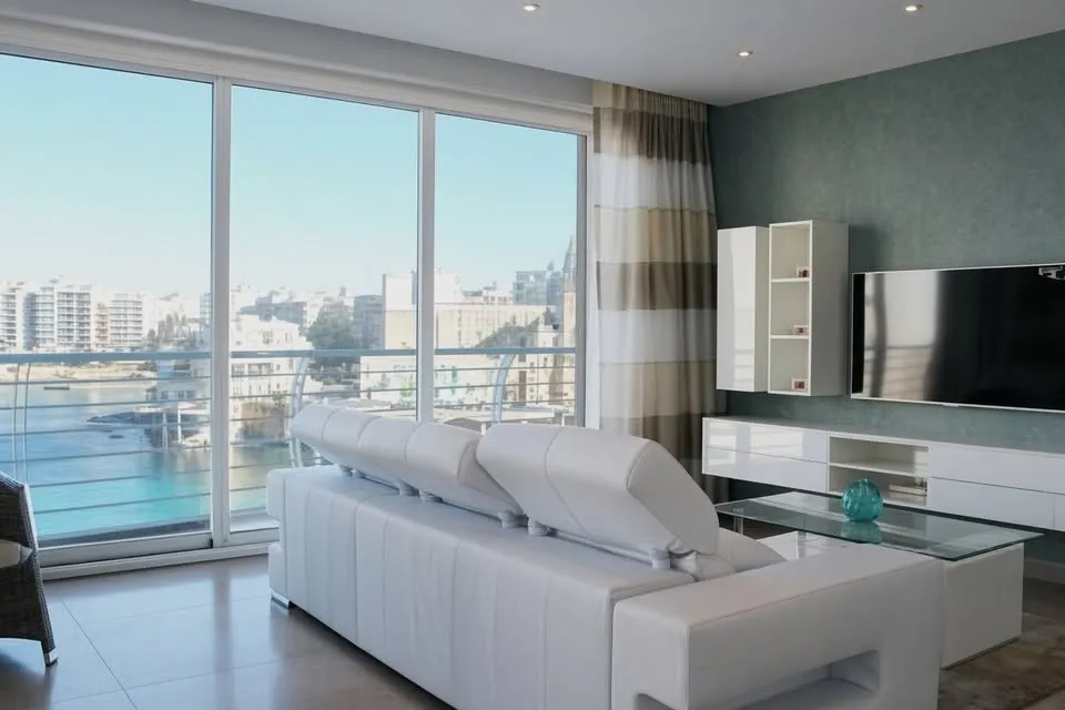 SEA FRONT SLIEMA 2 BEDROOM 3 BATHROOM