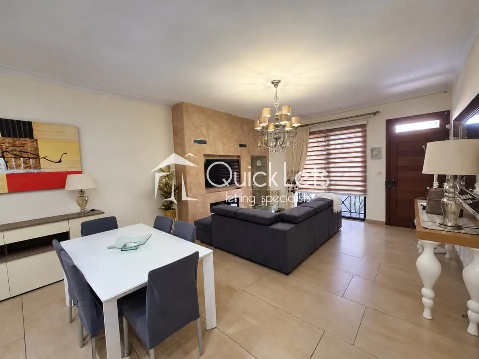 Spacious 3 bedroom apartment with 2 balconies plus private yard